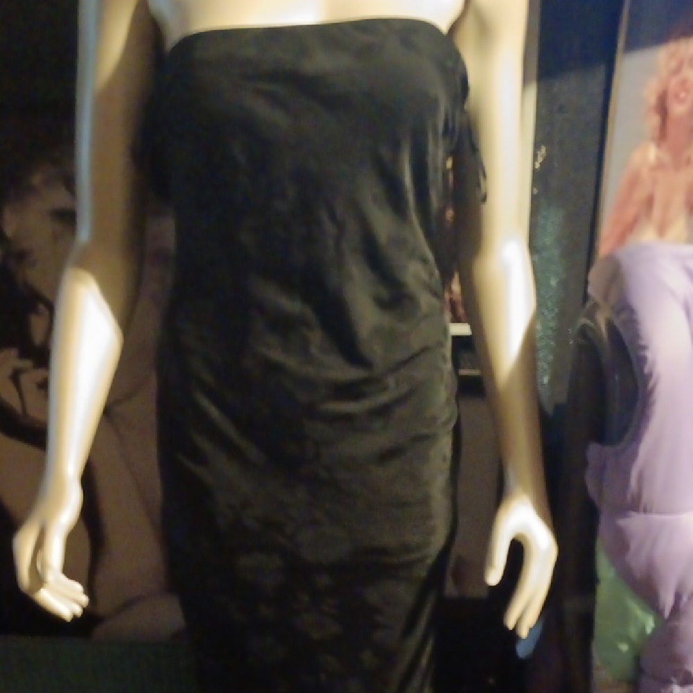 Elegant Black Strapless Dress